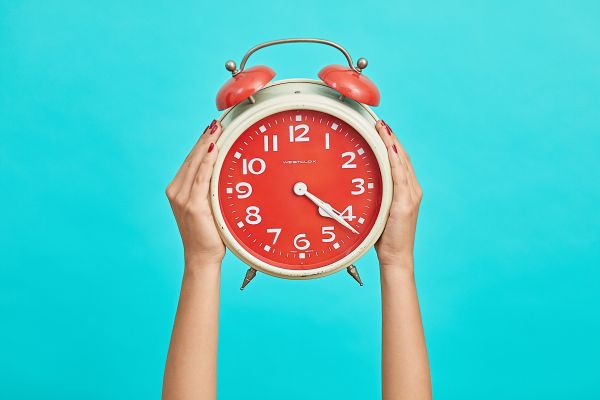 Arriva la dieta dell’orologio: tutti i pasti in 6 ore